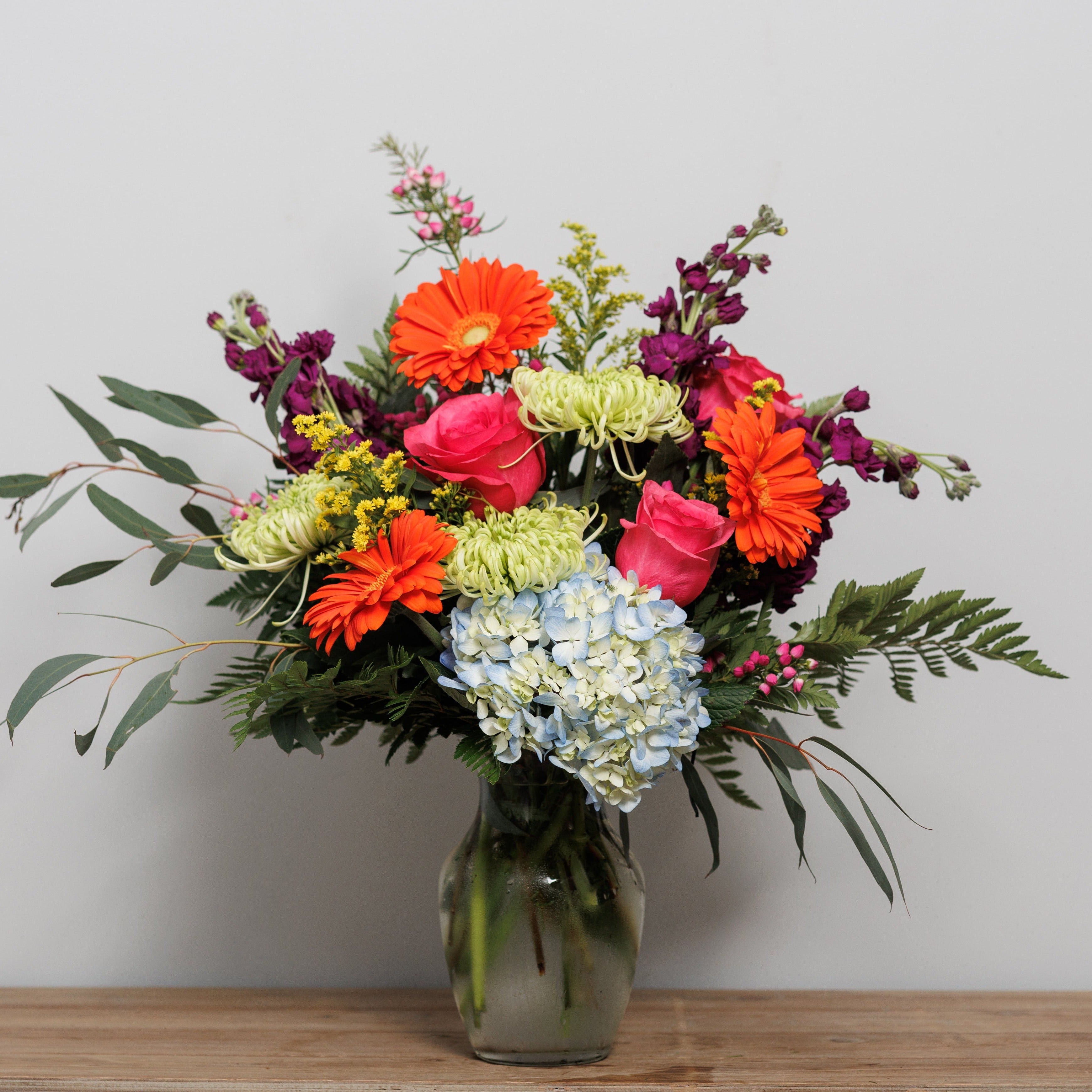 A bright mix floral arrangement.